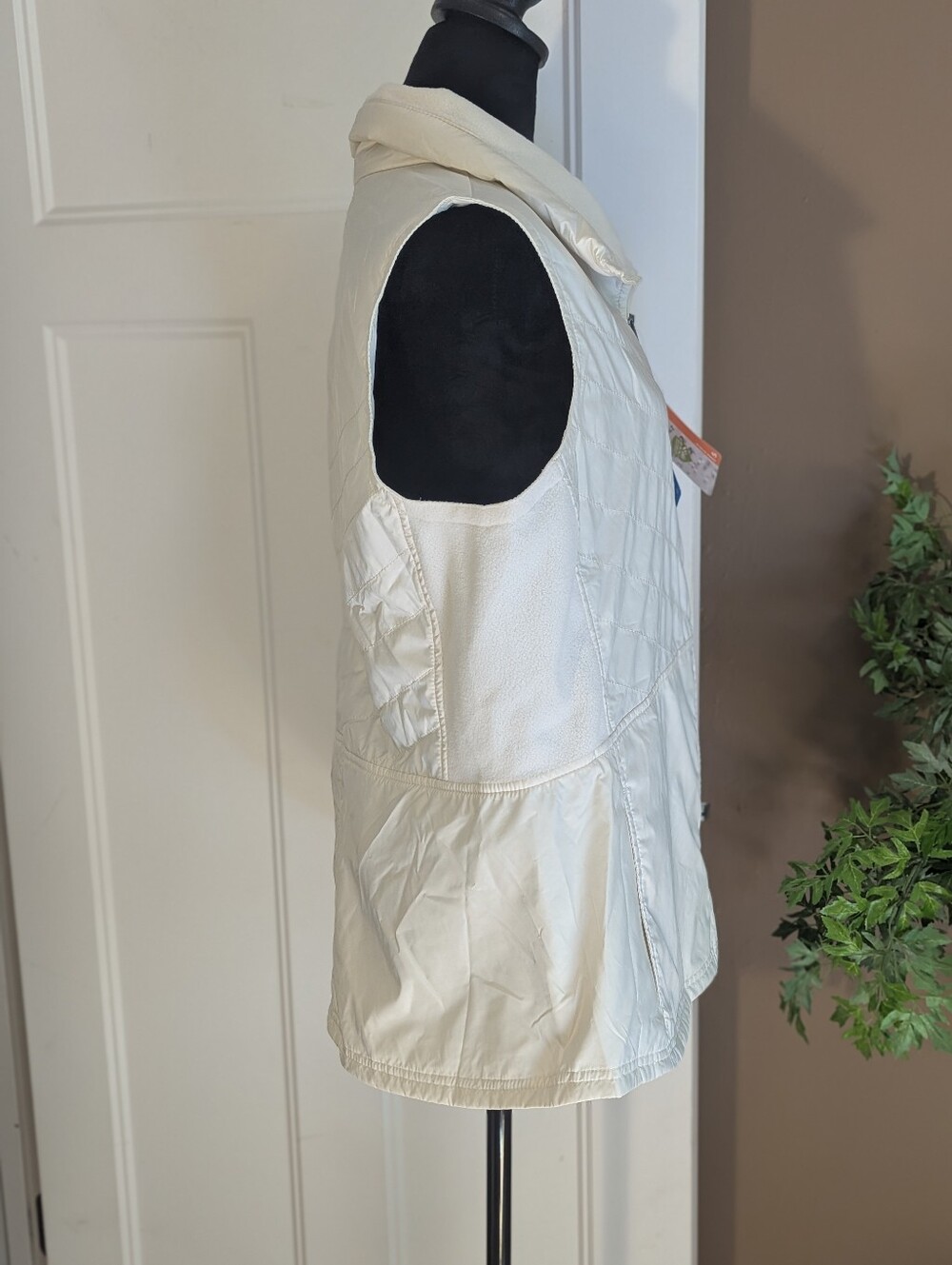 Brand New W/Tags. Columbia White Women's Lightweight Quilted Vest. Fall. Sz XL. - Picture 9 of 11